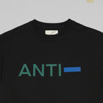 Carica l'immagine nel visualizzatore di Gallery, ANTI- T-SHIRT STILL LIFE DETAIL