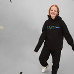 Carica l'immagine nel visualizzatore di Gallery, ANTI- HOODIE WORN 2