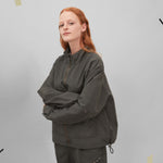 Carica l'immagine nel visualizzatore di Gallery, WATERPROOF ADJUSTABLE JACKET WORN 1