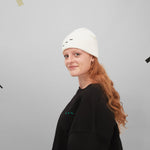 Carica l'immagine nel visualizzatore di Gallery, HYPHENS BEANIE WORN 1