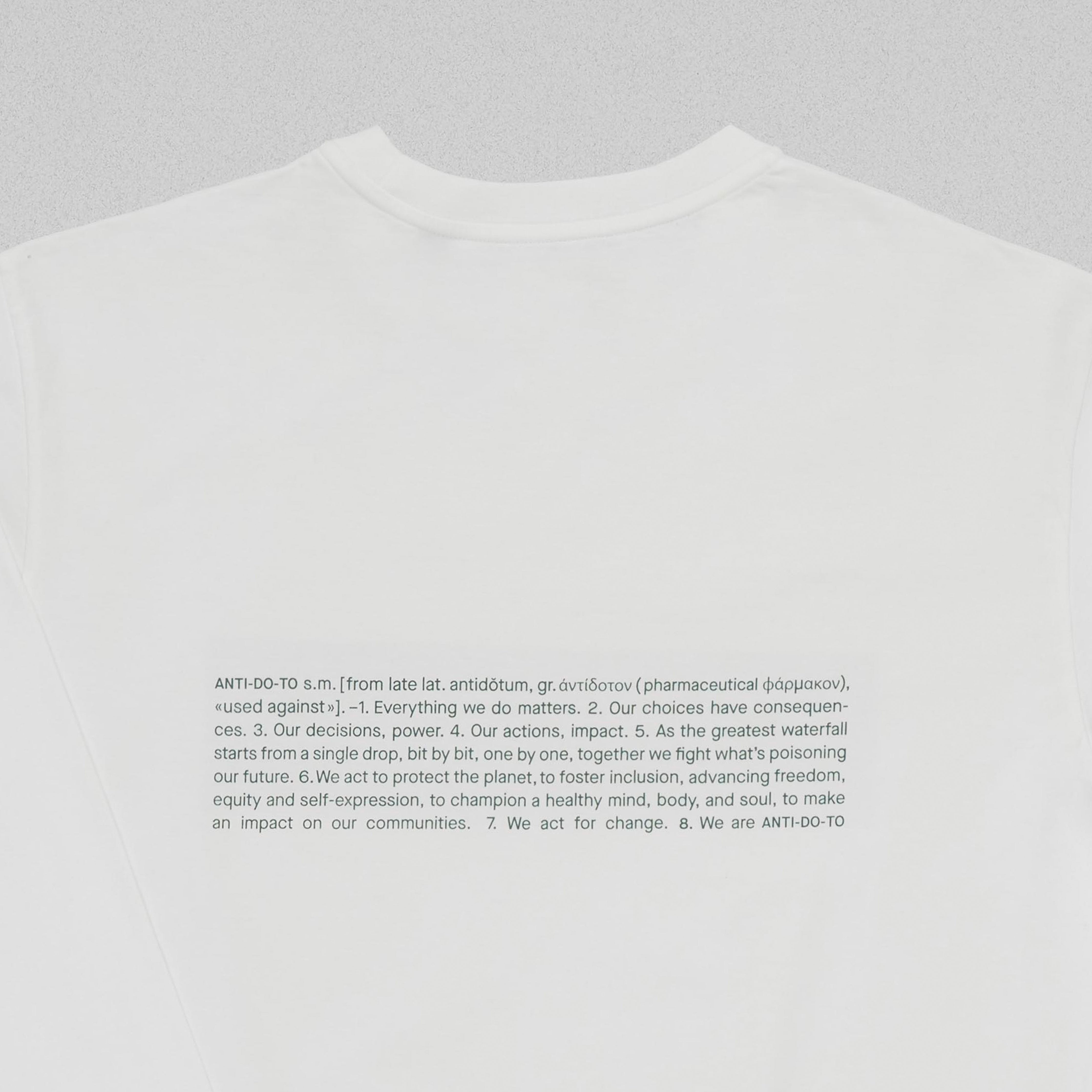 MANIFESTO LONG SLEEVE T-SHIRT STILL LIFE DETAIL