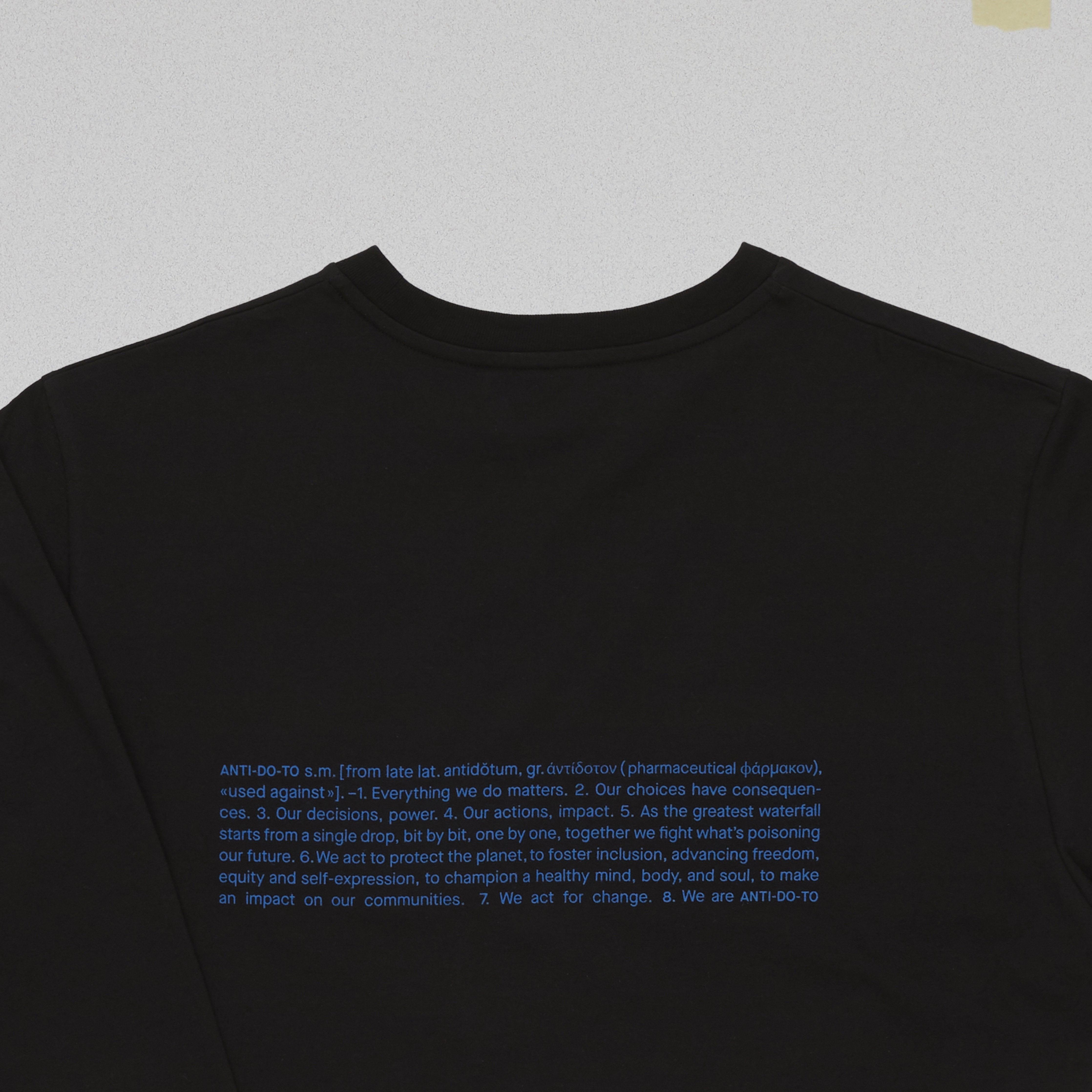 MANIFESTO LONG SLEEVE T-SHIRT STILL LIFE DETAIL